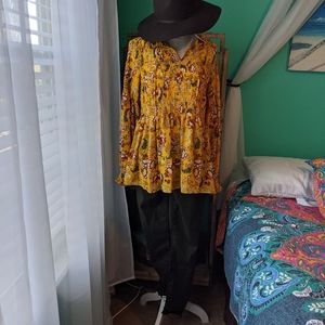 NWOT Rose Olive Peasant Style shirt